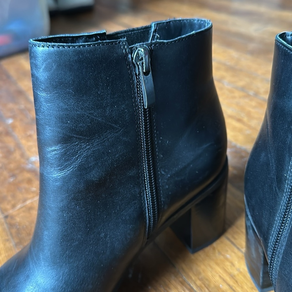 Sz 7.5 Franco Sarto Black Pointed Ankle Boots - Picture 3 of 7